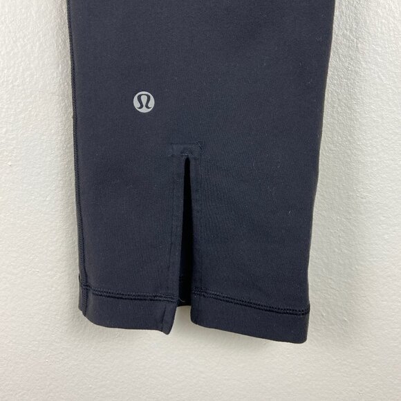 LULULEMON | Groove Crop Black Raspberry Pink 6  Reversible - Picture 7 of 8